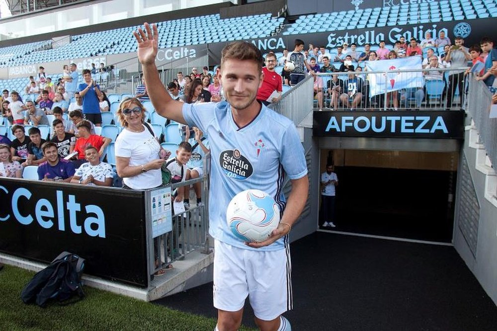 Jorge Sáenz mantiene la sonrisa pese a no jugar con el Celta. EFE/Salvador Sas