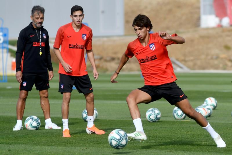 Joao Félix entrenó sin problemas, tendrá minutos\