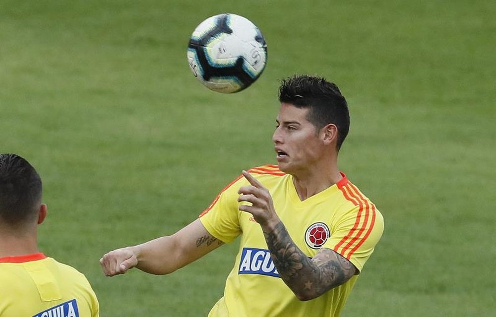 James Rodriguez is back to training with Colombia. EFE