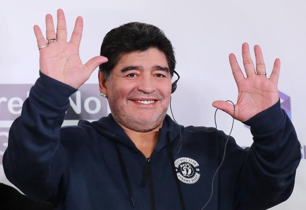Maradona sous le charme de l'italien De Rossi. EFE/Tatyana Zenkovich/Archivo