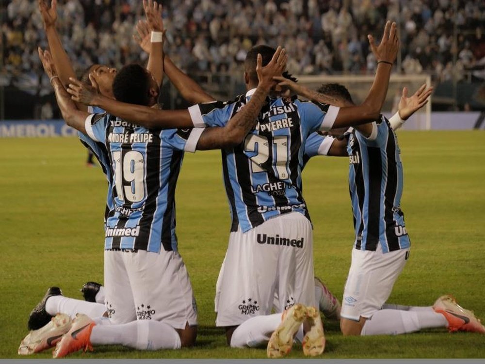 Grêmio vem fazendo avaliações e treinos em pequenos grupos. EFE/Martín Crespo