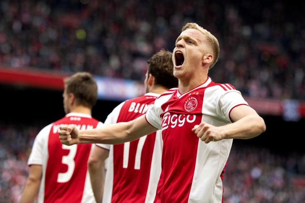 L’Ajax met quasiment un terme au dossier Donny van de Beek. EFE