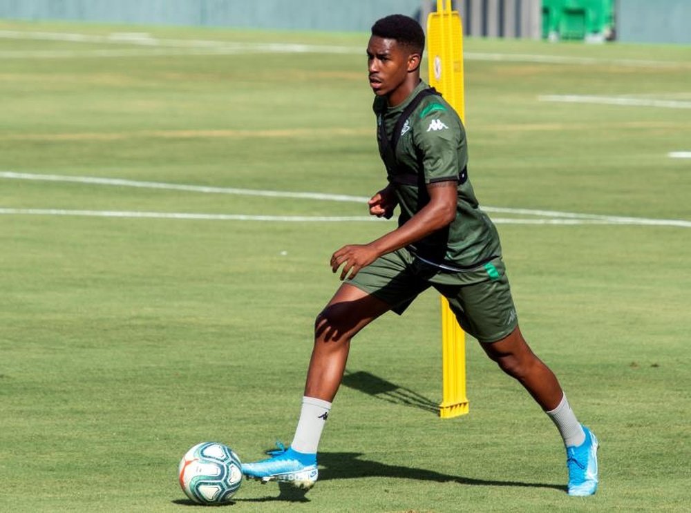 A percentage of Junior's transfer to Leeds will be given to Real Betis, his former club. EFE/Archivo