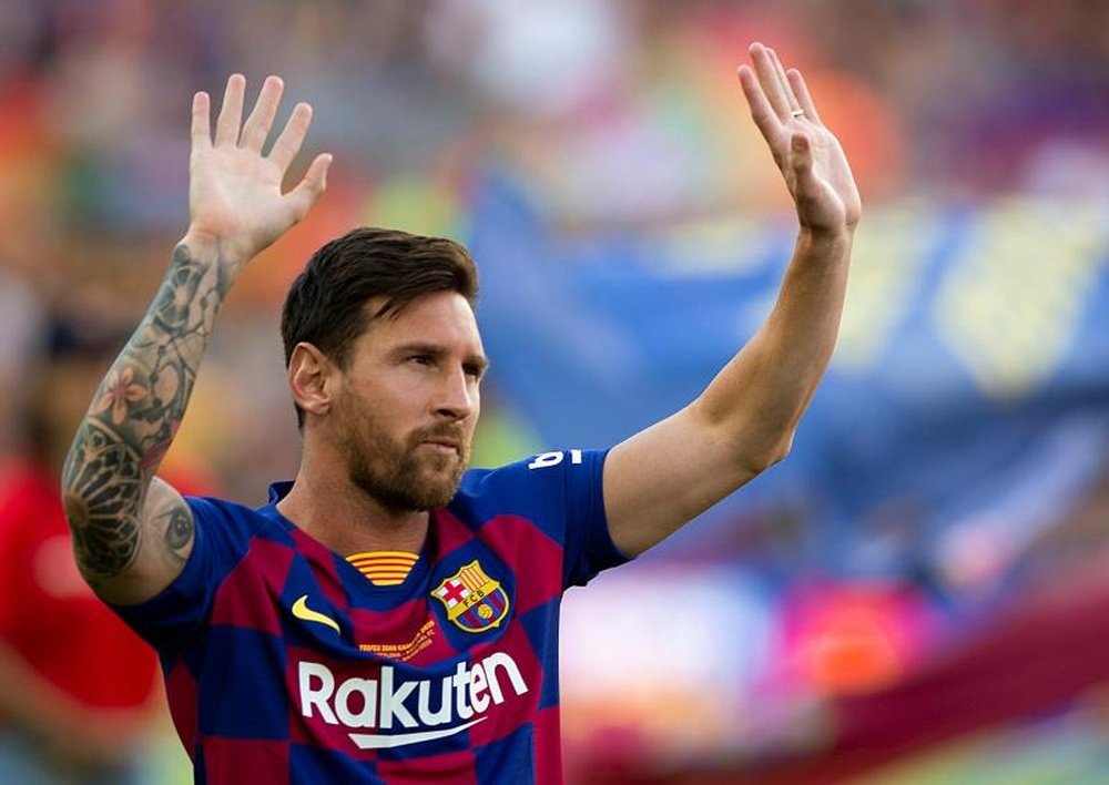 Messi promised the Camp Nou that Barça will fight for all titles. EFE