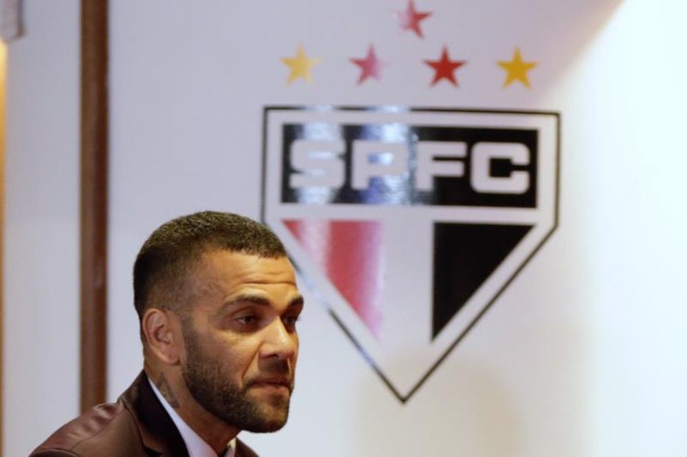 Dani Alves critica duramente a instabilidade do São Paulo. EFE/Fernando Bizerra Jr