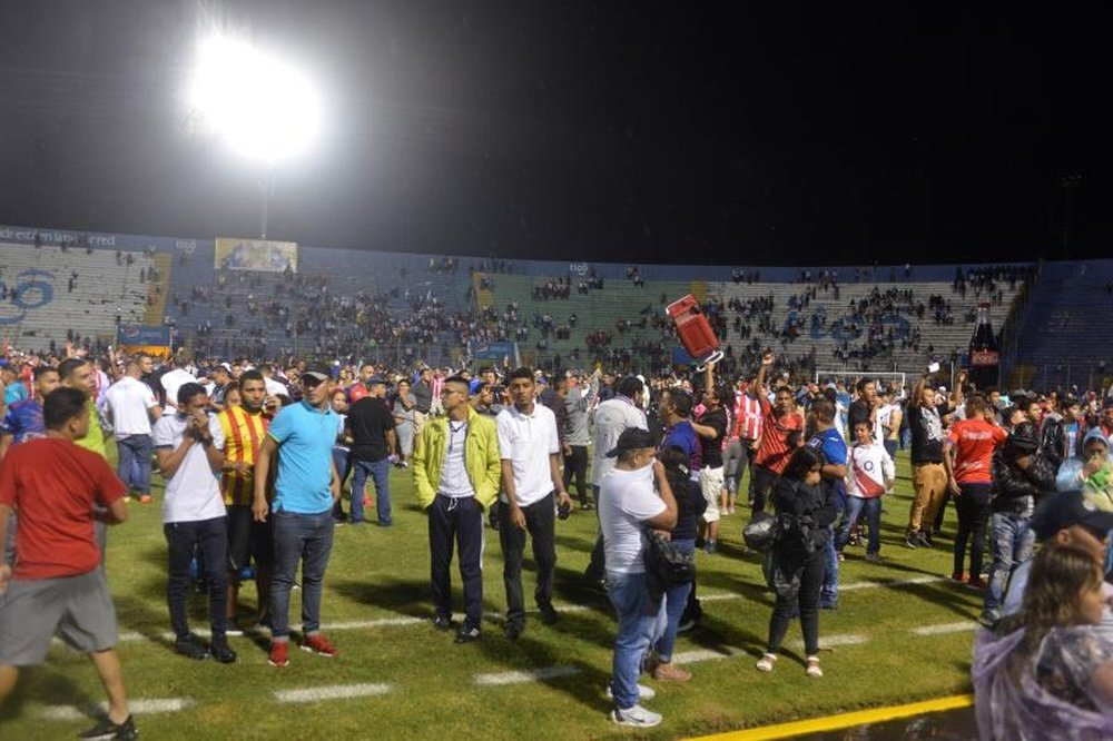 Buscan explicación al terrible lío del fútbol hondureño. EFE