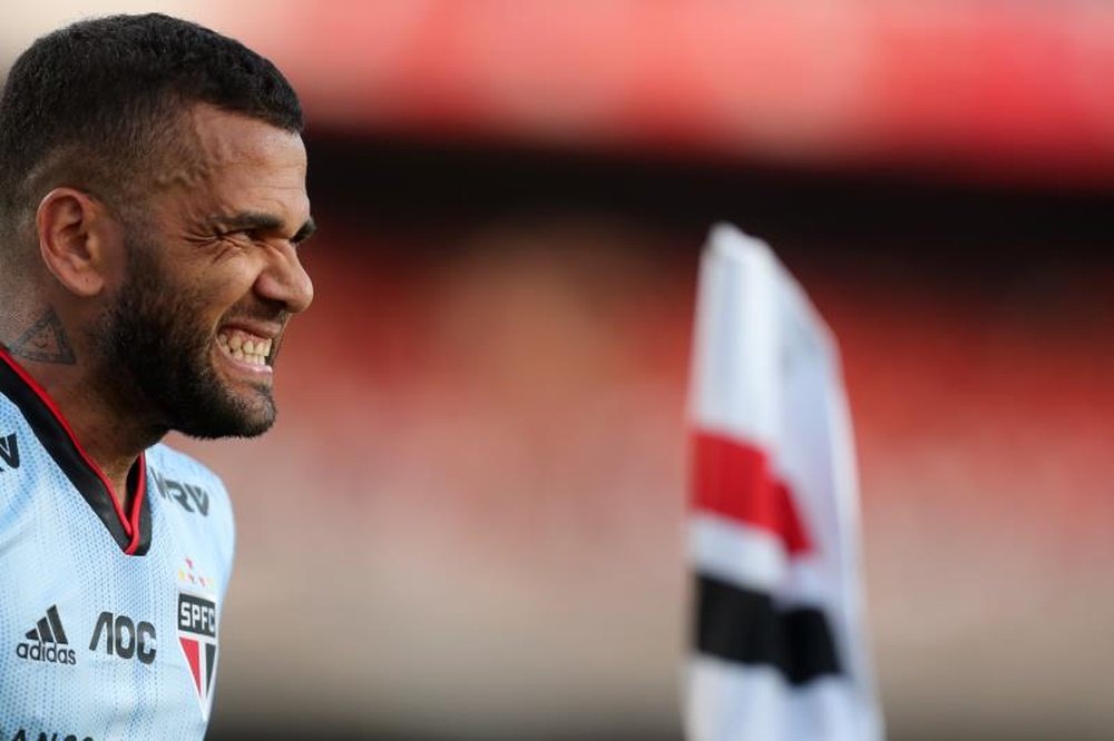 Diniz, Dani Alves, diretoria... Protesto aumenta pressão no São Paulo. EFE/Fernando Bizerra Jr.