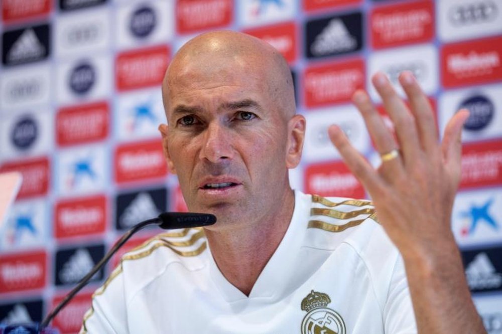 Zidane a montré sa frustration après la mauvaise gestion de la fin du match. EFE