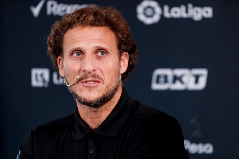 Forlán se ve preparado para dirigir a Peñarol. EFE/José Méndez