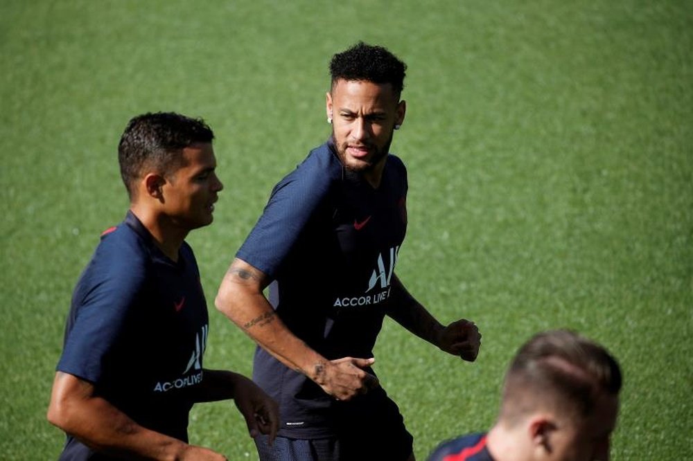 Neymar pode ter interferido no prazo de inscrições. EFE/EPA/Yoan Valat