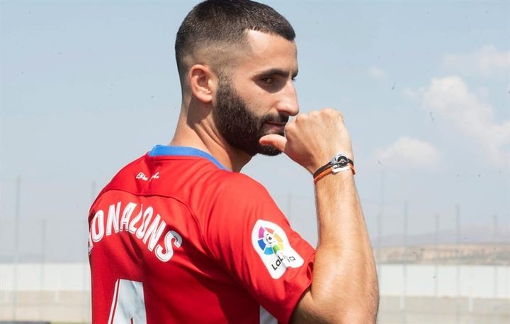 Granada proíbe jogadores de voltarem a seus países
