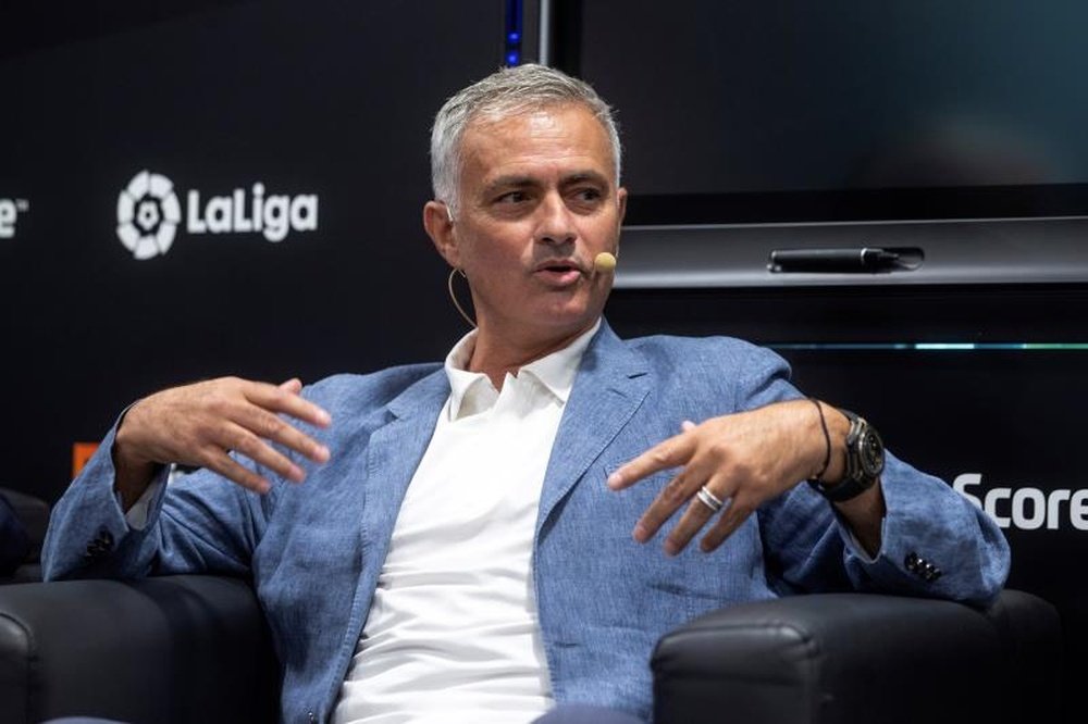 Segundo 'AS', Mourinho aceitaria caso o Real Madrid fizesse um convite. EFE/Rodrigo Jiménez