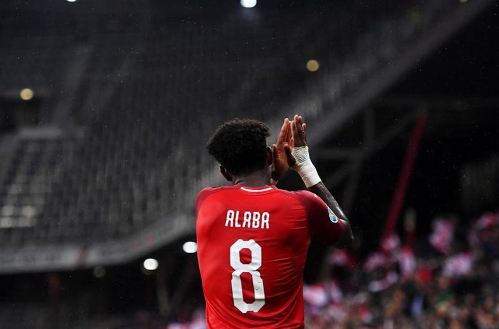 Alaba tiene un pie fuera del Bayern. EFE