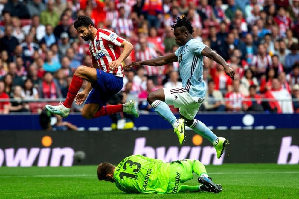 Diego Costa fue intervenido con éxito, informó el Atlético. EFE