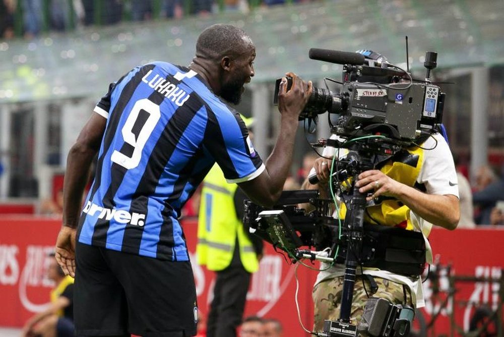 El Inter le gana 0-2 al Milan. EFE