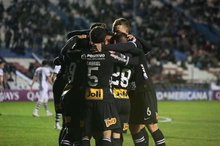 Santos se deja dos puntos en la noche de Corinthians