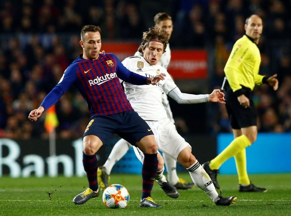 Arthur é imprescindível ao estilo do Barça. EFE/ Enric Fontcuberta