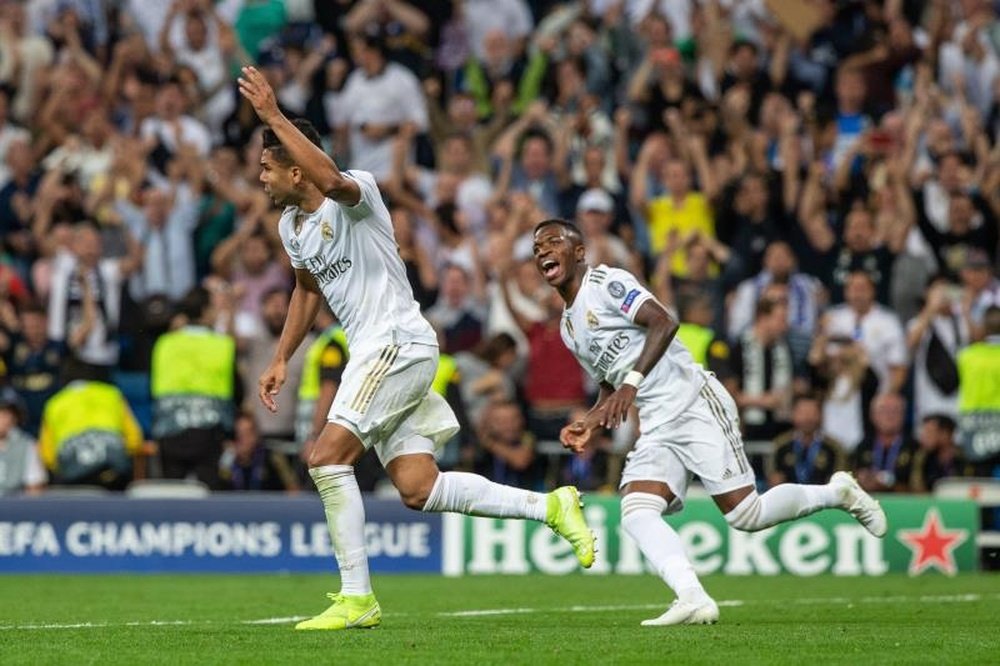 Casemiro (L) is the Real Madrid player with the second highest amount of goals this season. EFE