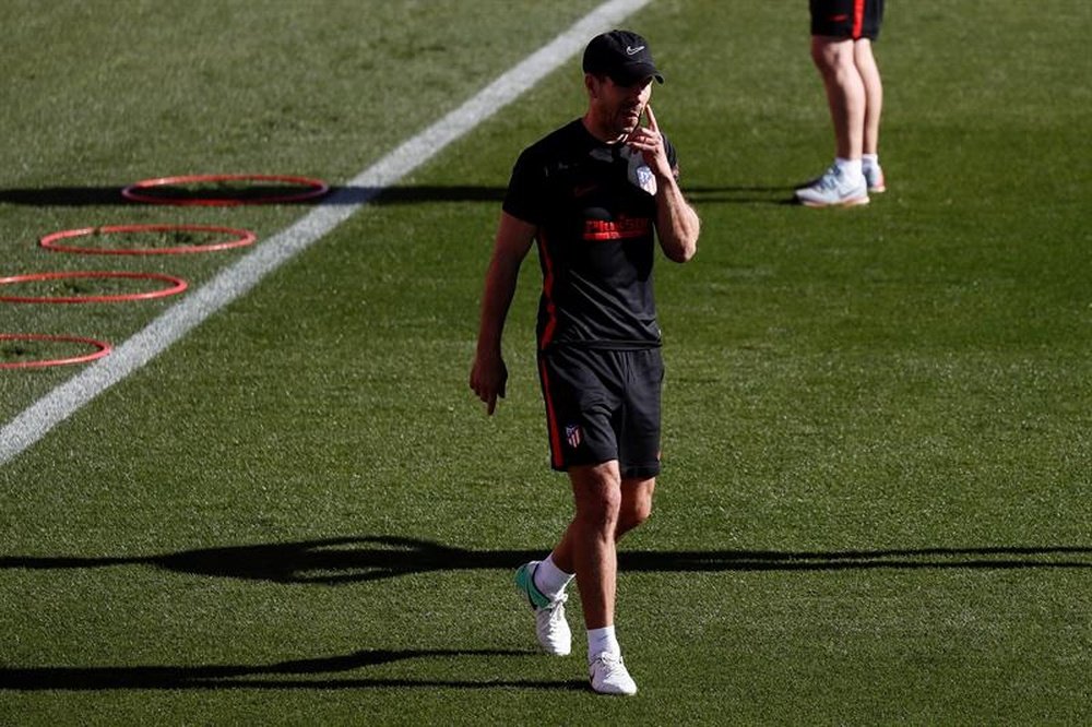 Atletico trained with minimum players after beating Athletic. EFE