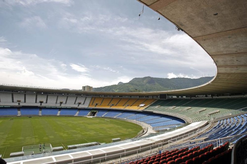 Clubes querem voltar em maio e terão que convencer o prefeito. EFE/ Antonio Lacerda/Arquivo