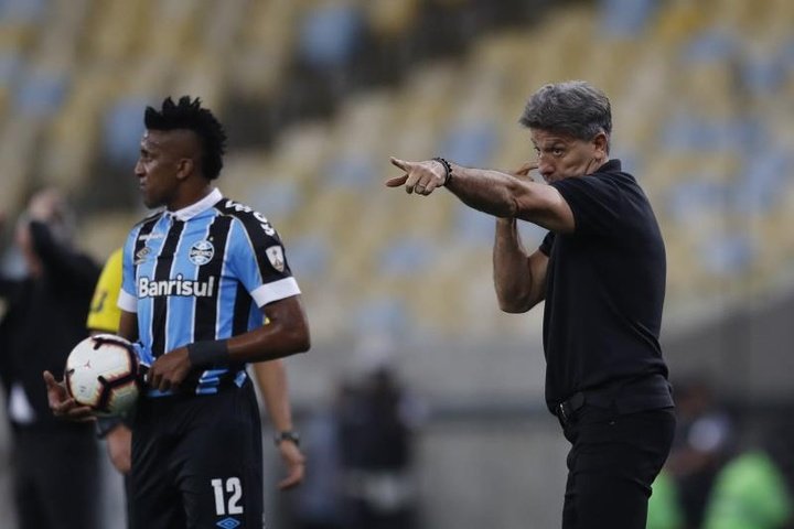 Grêmio cumpre promessa de Renato: avião decolou