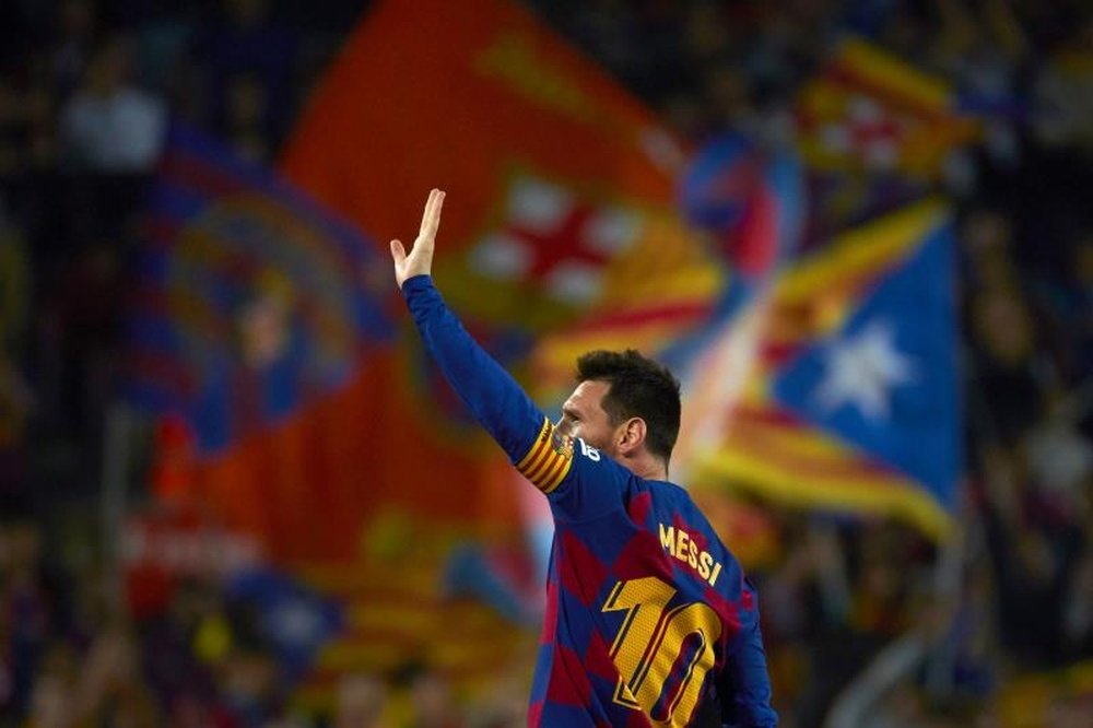 Messi lamentó que Mané, su favorito, se quedara cuarto en la pelea por el Balón de Oro. EFE