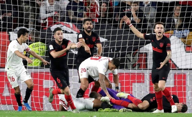 Atlético de Madrid tem mal histórico recente contra os primeiros colocados.  EFE/Julio Muñoz