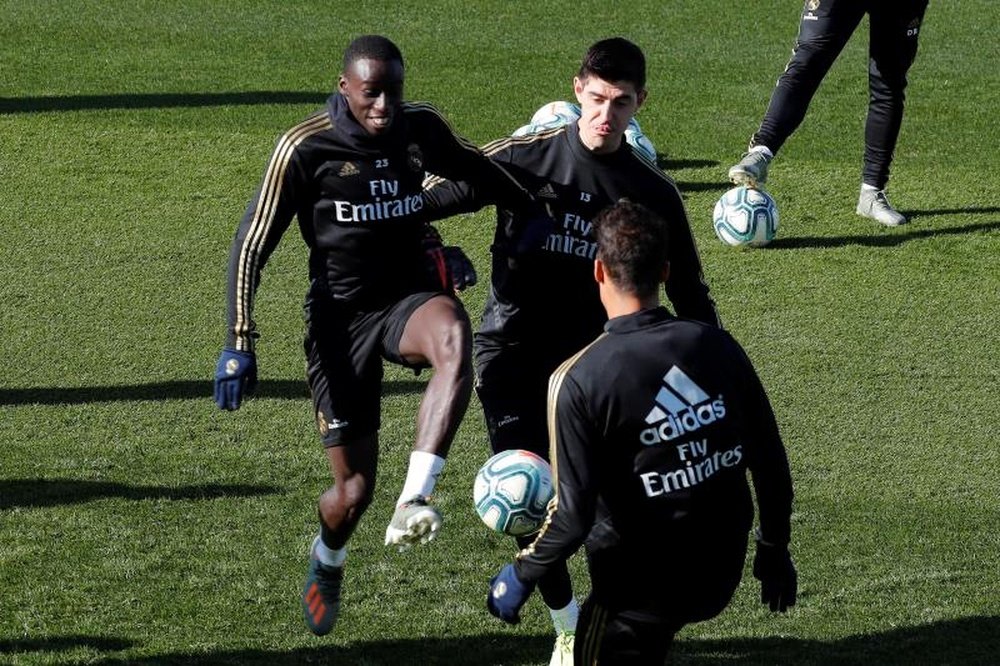 Real Madrid volta ao trabalho com Modric e sem James. EFE/Chema Moya
