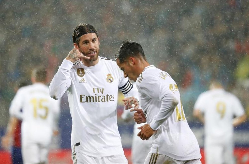 Ramos (L) netted a penalty in Real Madrid's comfortable 0-4 win over Eibar. EFE