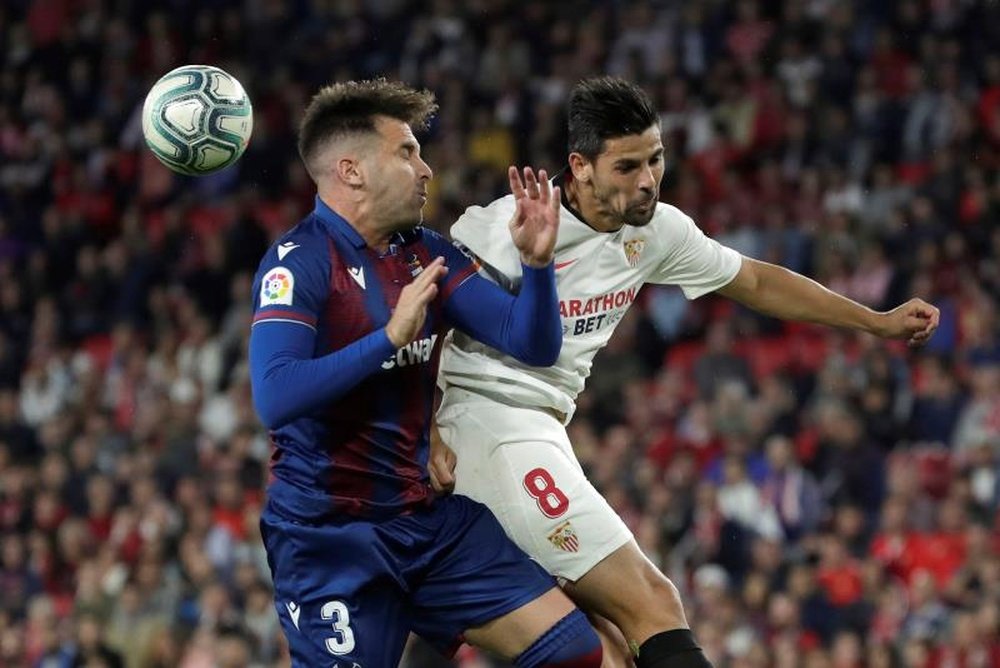 Sevilla y Levante, rivales en dieciseisavos de Copa. EFE/Julio Muñoz