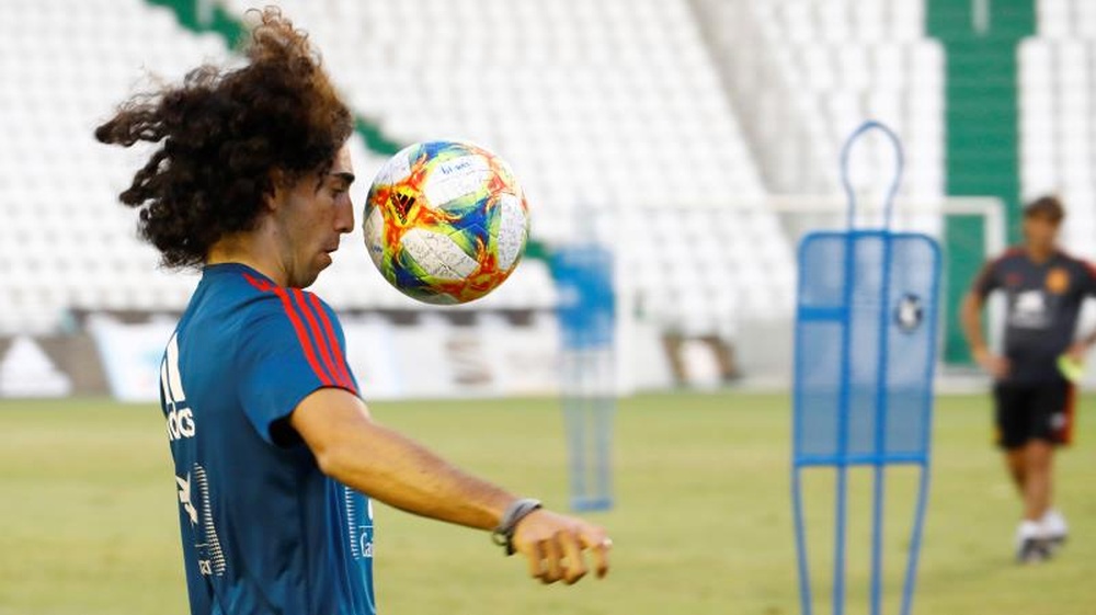 Cucurella valoró sus primeros meses en Inglaterra. EFE