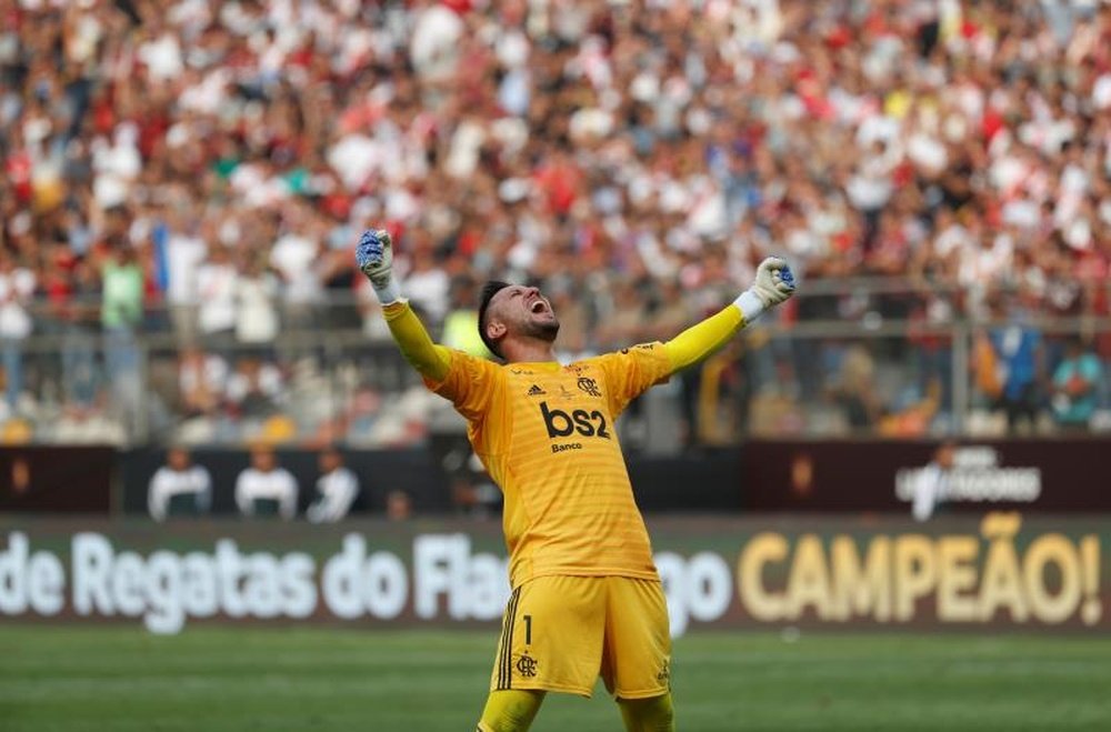 Diego Alves teve suspeita de lesão contra o Madureira. EFE/ANTONIO LACERDA/Arquivo