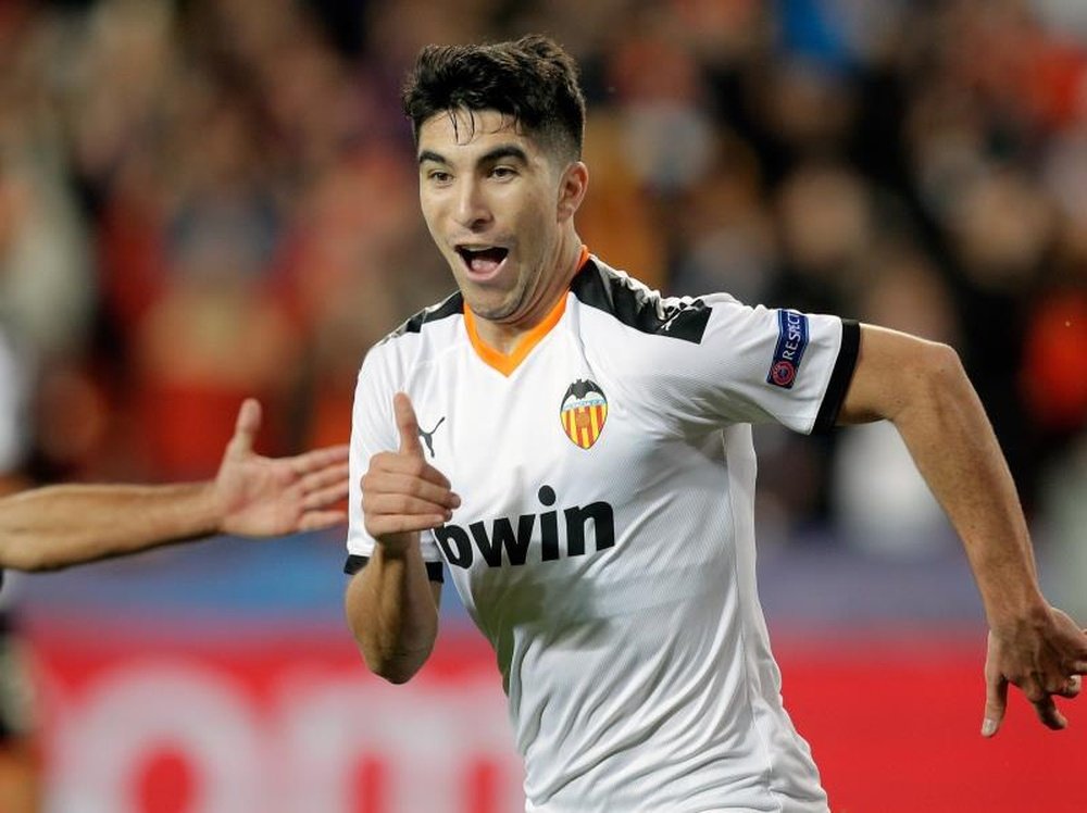 Carlos Soler finaliza contrato en 2021. EFE