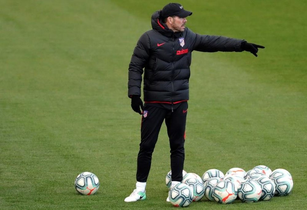 Dembélé a passé des examens, Giménez a quitté l'entrainement prématurément. EFE