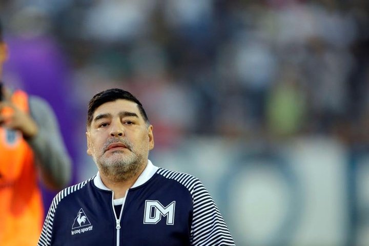 Aterrizó en Argentina el primer refuerzo de Maradona