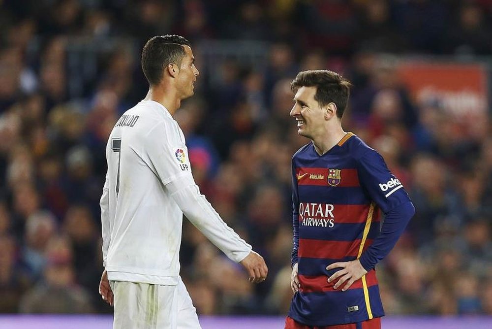 12 craques que jogaram com Messi e Cristiano apontam o melhor. EFE