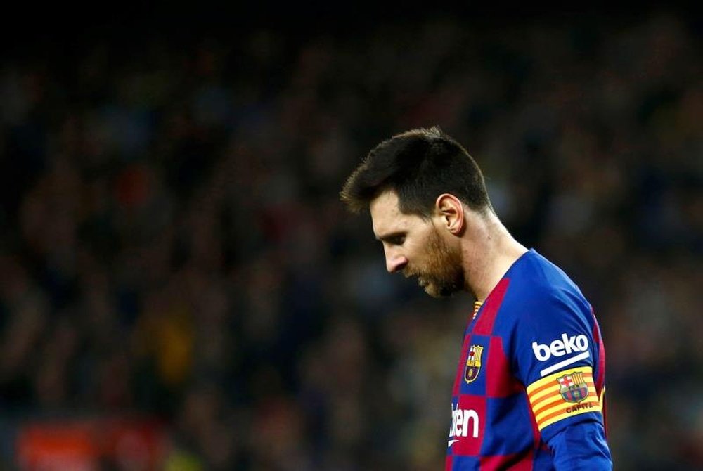 Messi beats all of Espanyol. EFE