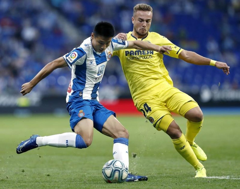 Wu Lei podría verse obligado a quedarse con el Espanyol por el coronavirus. EFE/Andreu Dalmau