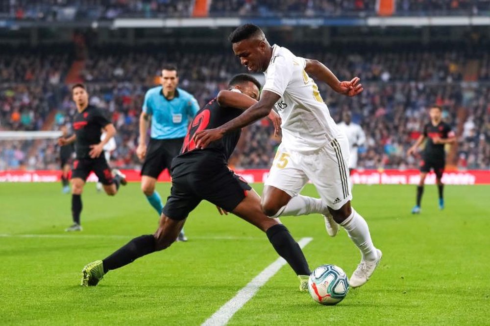 Vicinius fez um bom jogo contra o Sevilla. EFE/Emilio Naranjo