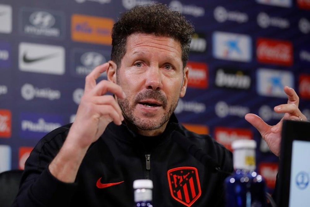 Atletico Madrid's Diego Simeone would be more of a sticker than a twister at Blackjack. EFE