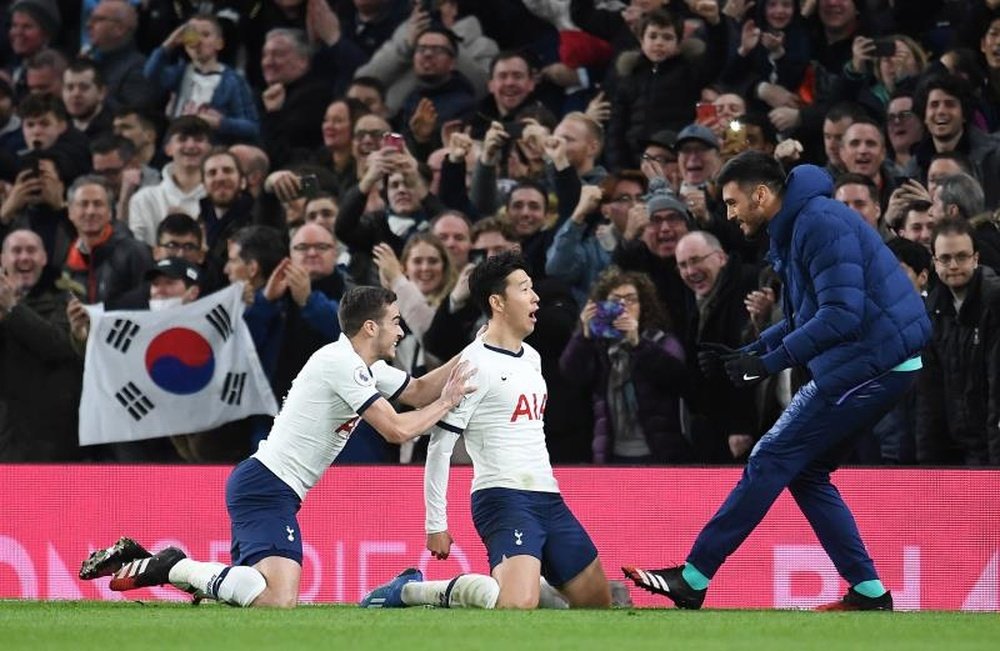 Son Heung-min marcou o segundo gol da vitória do Tottenham. EFE/EPA/ANDY RAIN
