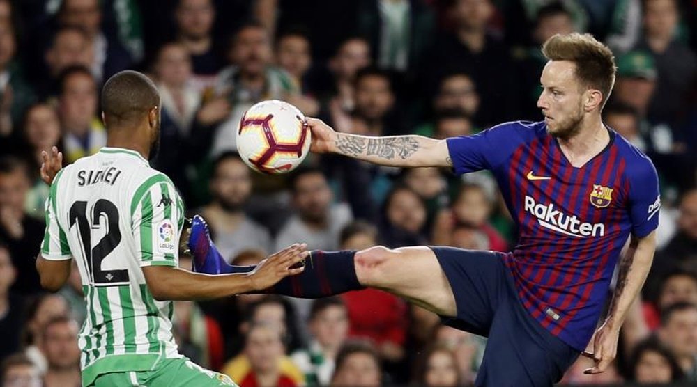 Rakitic fala sobre Neymar, CR7 e Messi. EFE/Jose Manuel Vidal
