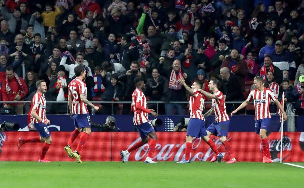 Angel Correa (3R) netted the only goal of the game.EFE