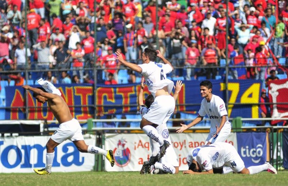 El Clausura de Guatemala puede volver en mayo. EFE/Luis Soto/Archivo