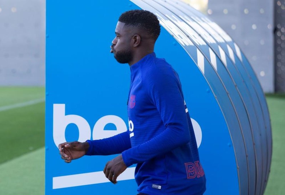 Umtiti, boa notícia do Barça nos treinos. EFE/ Enric Fontcuberta/Archivo