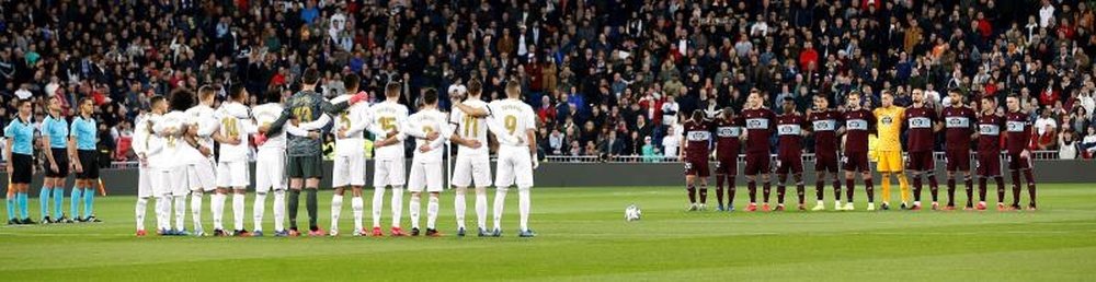 Minute's silence in Madrid v Valencia match in memory of Pachín. EFE