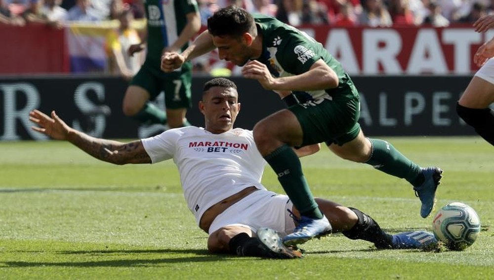 El Sevilla-Espanyol estuvo marcado por la polémica con el VAR. EFE