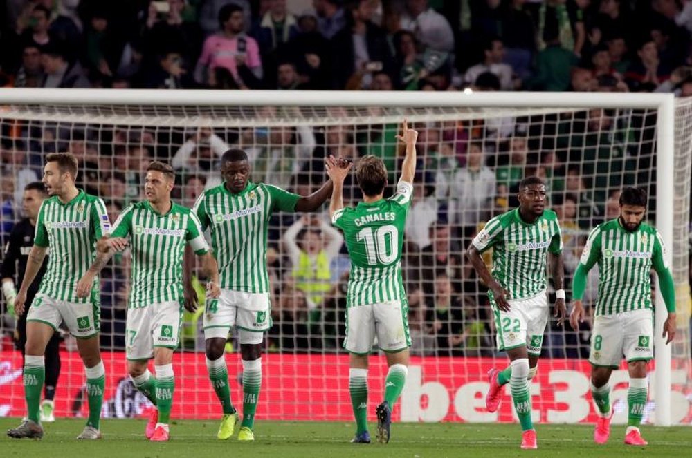 El Betis no podrá contar con el canterano Edgar para el derbi por una lesión muscular. EFE