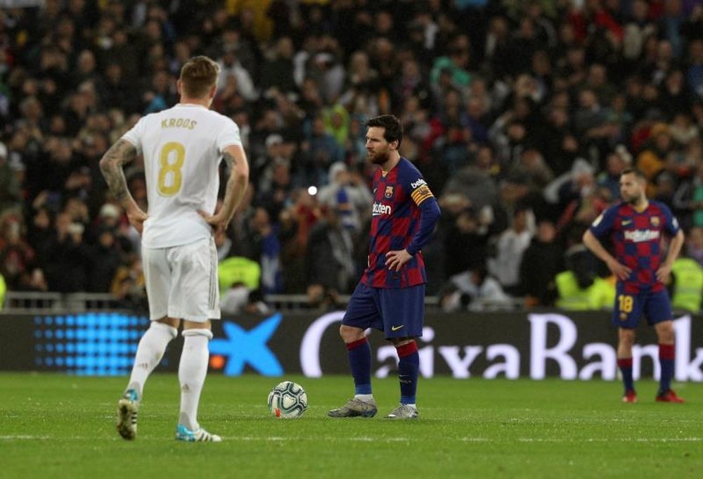 Leo Messi, desquiciado en el 'Clásico', como con Argentina. EFE
