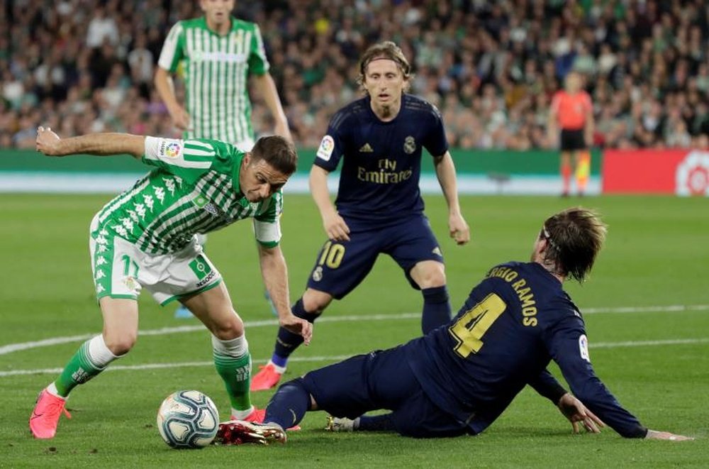 El Betis fue superior a un Madrid escaso de intensidad. EFE